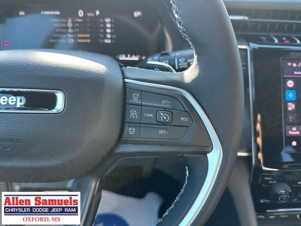 new 2025 Jeep Grand Cherokee car, priced at $46,375