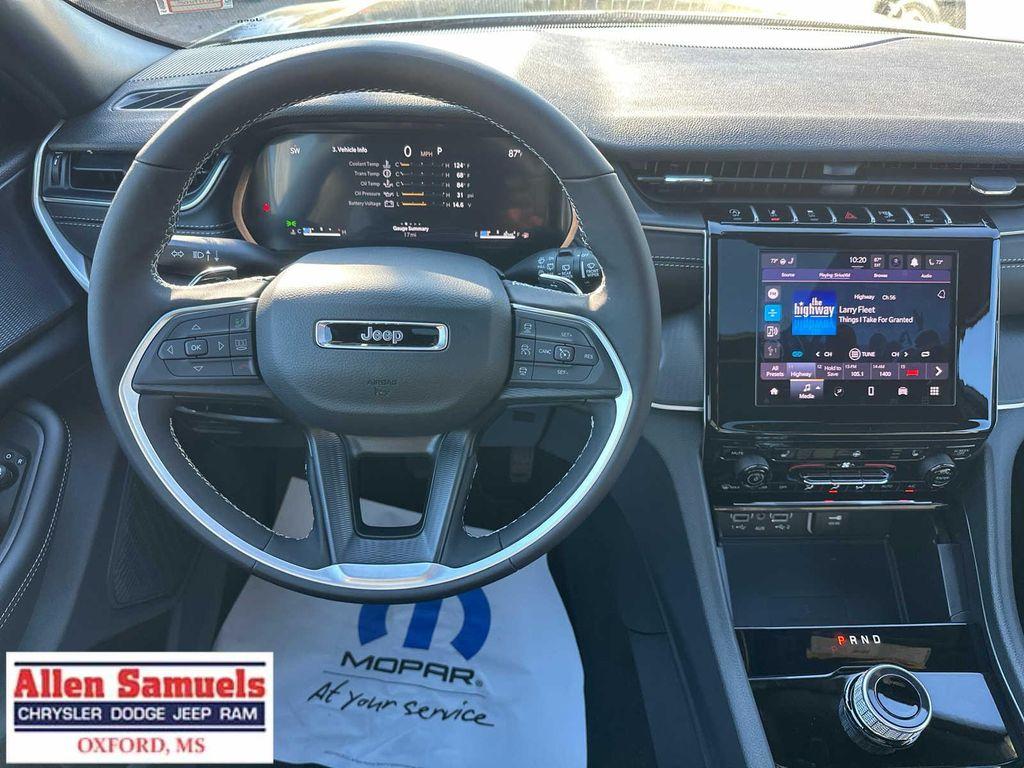 new 2025 Jeep Grand Cherokee car, priced at $46,375