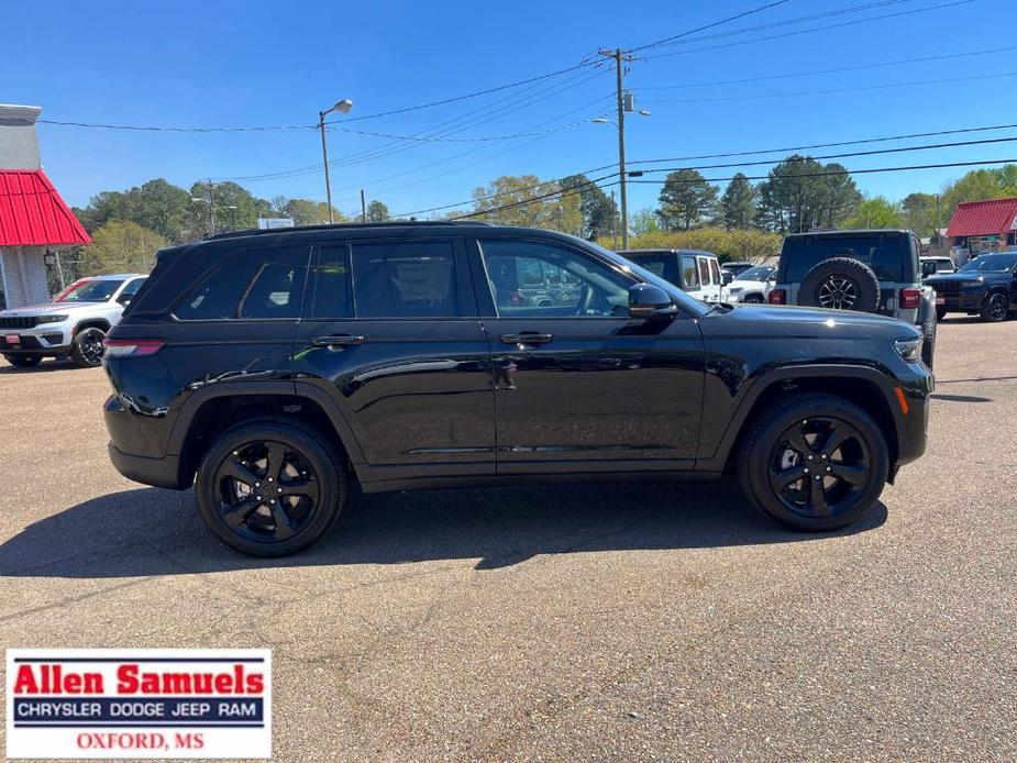 new 2024 Jeep Grand Cherokee car, priced at $47,175