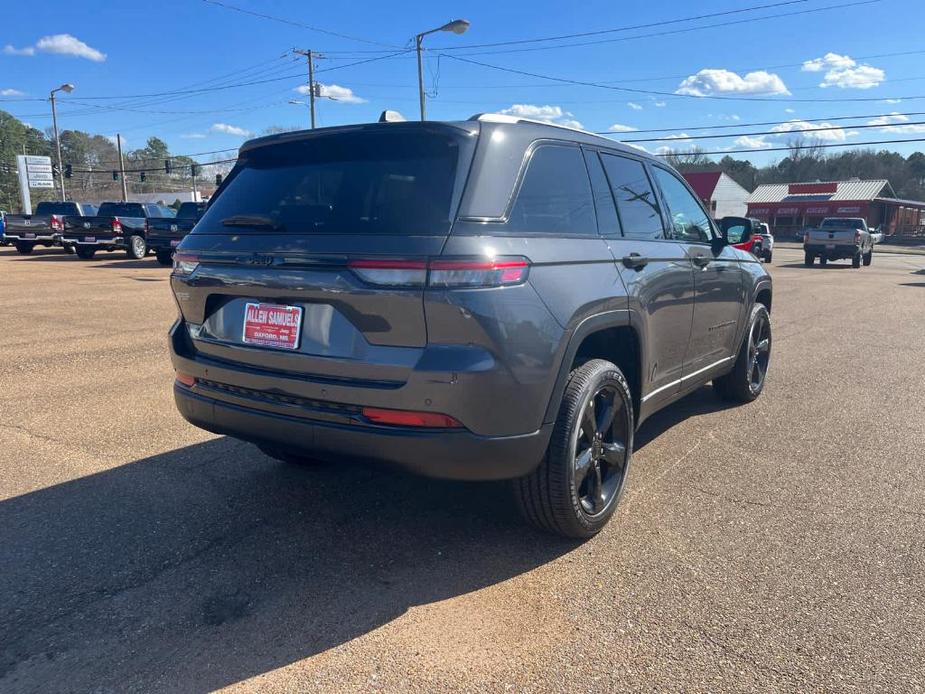 new 2024 Jeep Grand Cherokee car, priced at $48,675