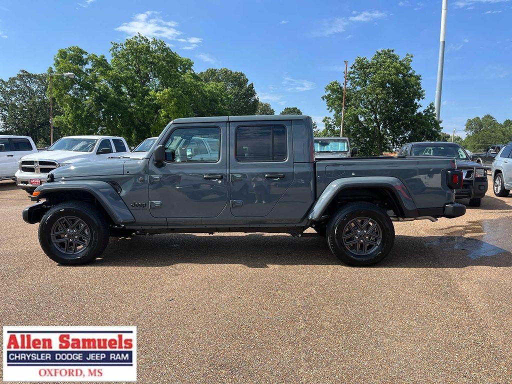 new 2025 Jeep Gladiator car, priced at $48,700