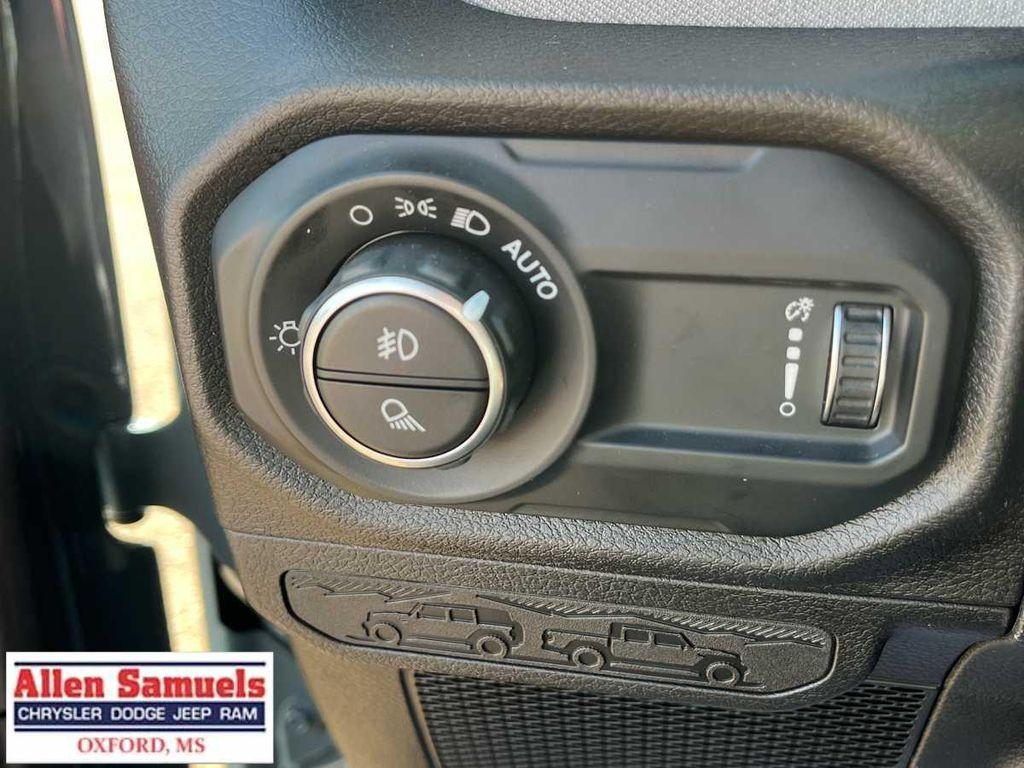 new 2025 Jeep Gladiator car, priced at $48,700