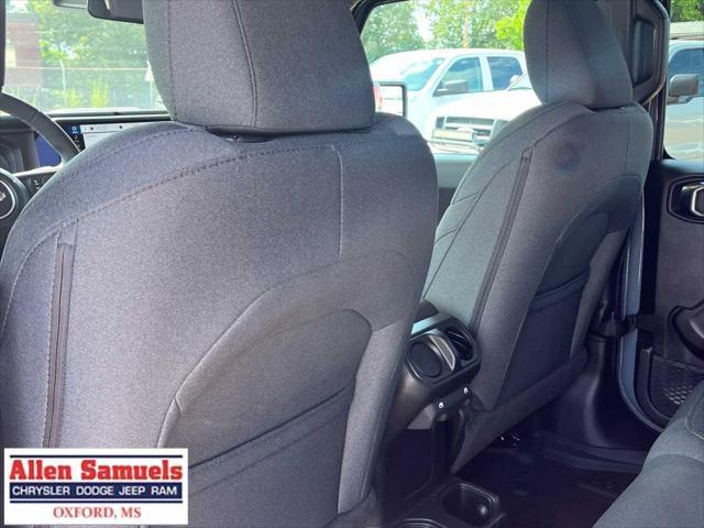new 2025 Jeep Gladiator car, priced at $48,700