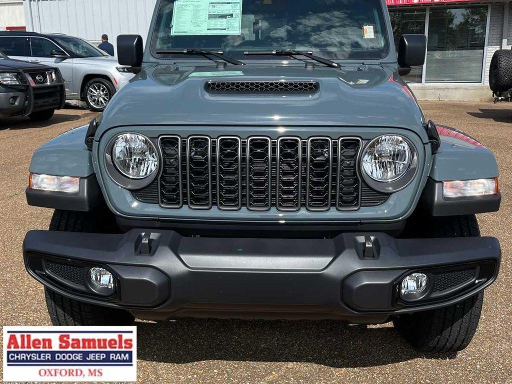 new 2025 Jeep Gladiator car, priced at $48,700