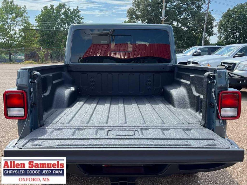 new 2025 Jeep Gladiator car, priced at $48,700