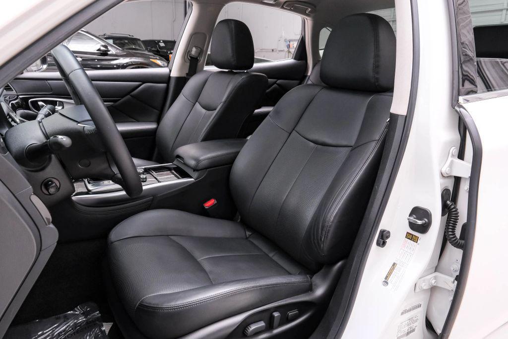 used 2015 INFINITI Q70 car, priced at $18,500