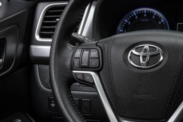 used 2015 Toyota Highlander car, priced at $15,850