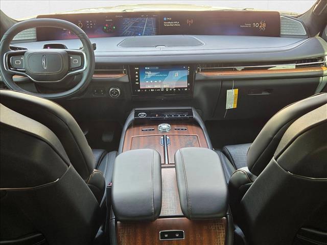 new 2025 Lincoln Navigator car, priced at $116,527