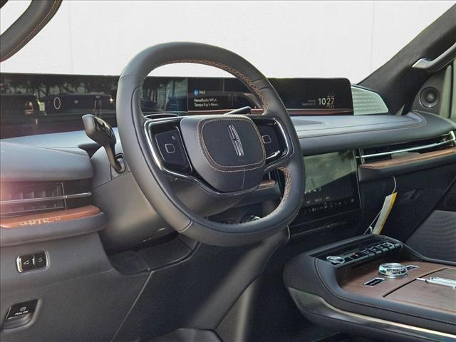 new 2025 Lincoln Navigator car, priced at $116,527