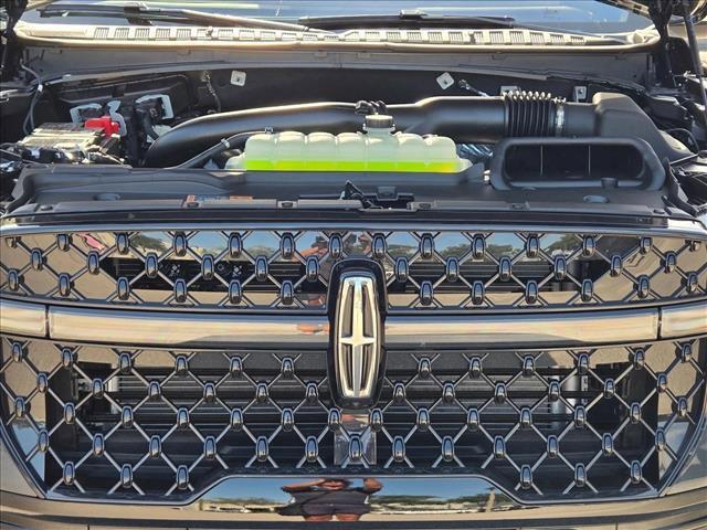 new 2025 Lincoln Navigator car, priced at $101,293