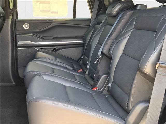 new 2025 Lincoln Navigator car, priced at $101,293