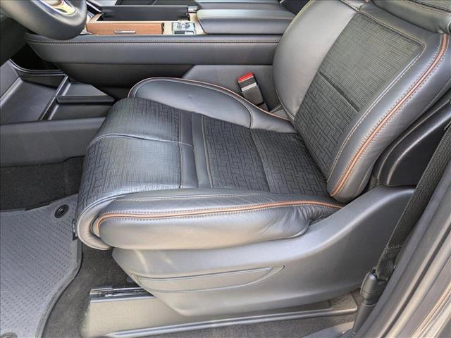new 2024 Lincoln Navigator car, priced at $89,999