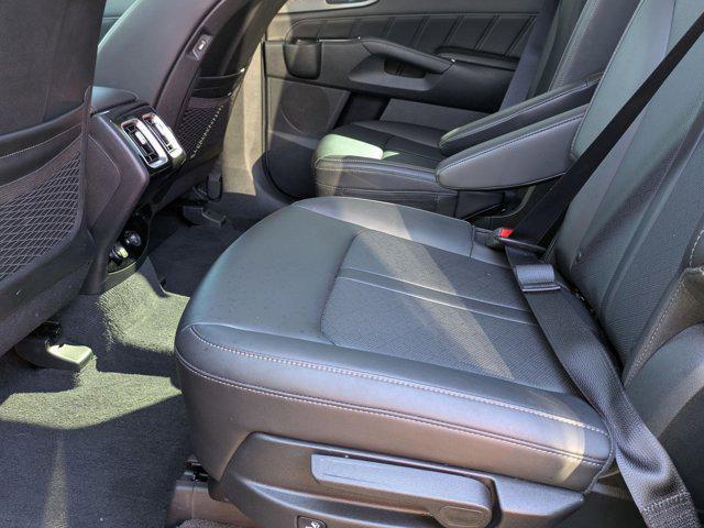 used 2023 Kia Sorento car, priced at $33,633