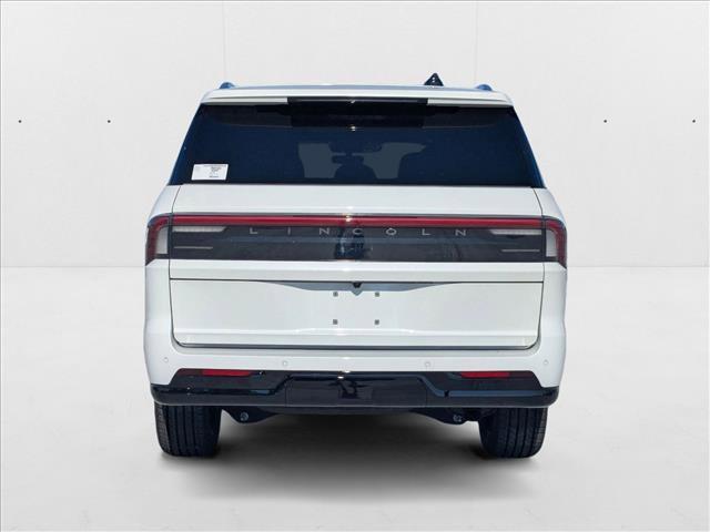 new 2025 Lincoln Navigator car, priced at $101,346