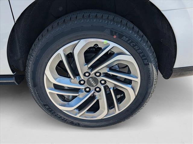 new 2025 Lincoln Navigator car, priced at $101,346