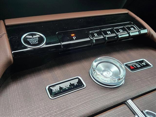 new 2025 Lincoln Navigator car, priced at $98,505