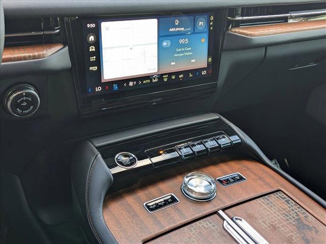 new 2025 Lincoln Navigator car, priced at $119,997