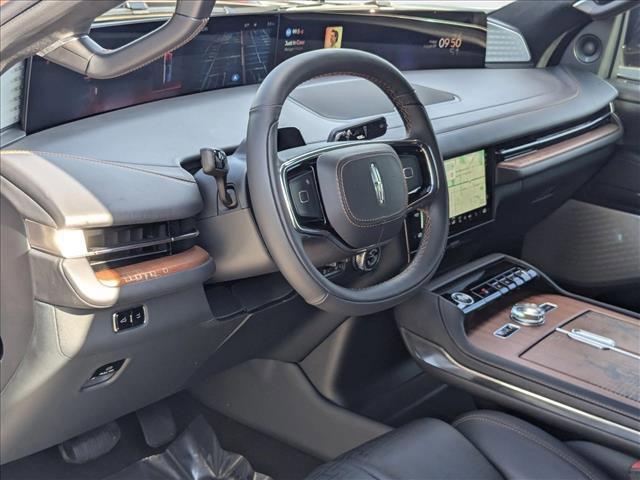 new 2025 Lincoln Navigator car, priced at $119,997