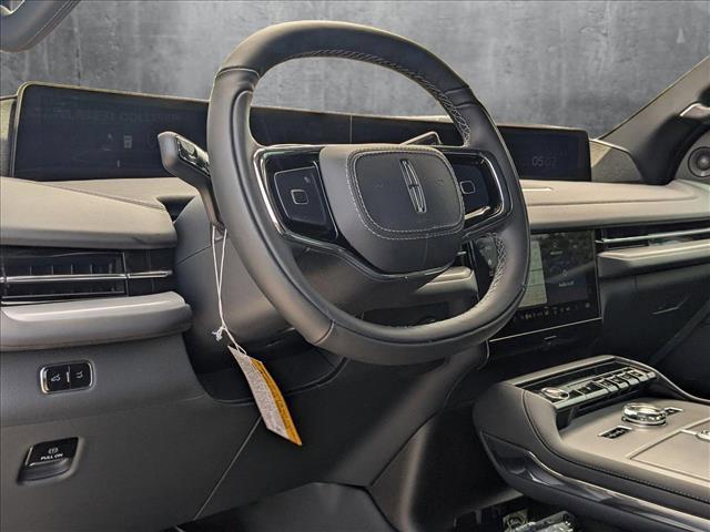 new 2025 Lincoln Navigator car, priced at $107,999