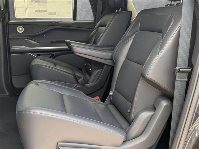 new 2025 Lincoln Navigator car, priced at $107,999