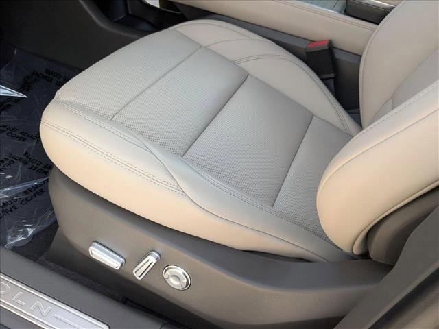 new 2025 Lincoln Nautilus car, priced at $53,643