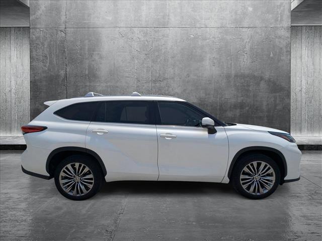used 2021 Toyota Highlander car, priced at $39,490