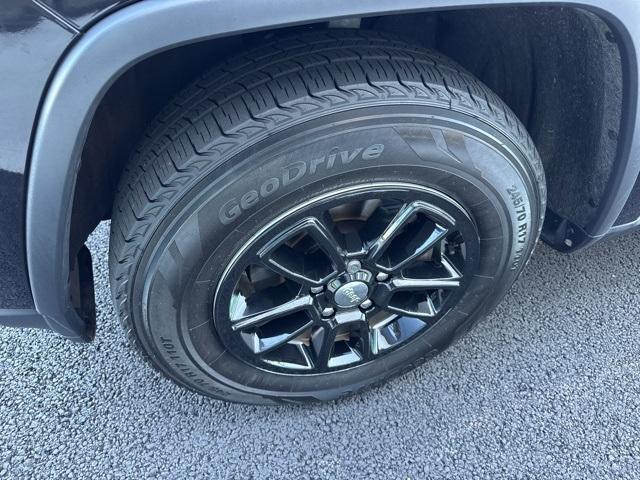 used 2019 Jeep Grand Cherokee car, priced at $17,000