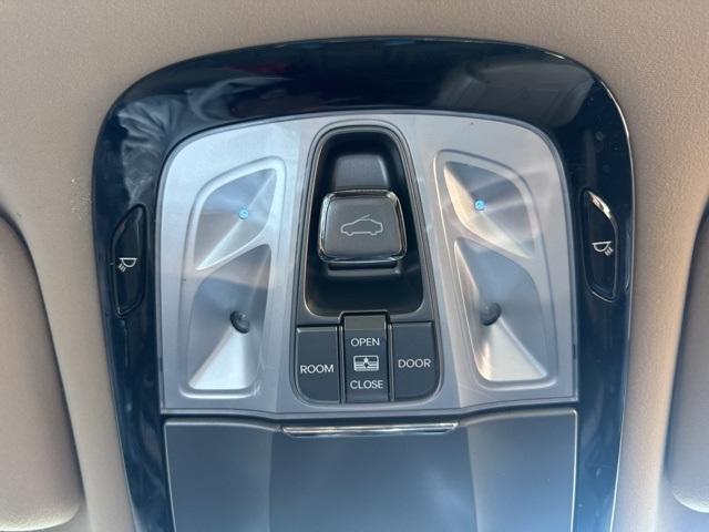 used 2013 Hyundai Azera car, priced at $8,497