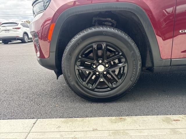 used 2024 Jeep Grand Cherokee car, priced at $35,387