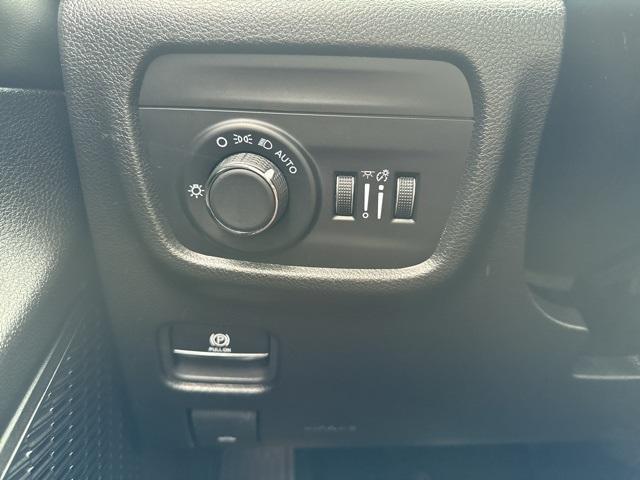 used 2024 Jeep Grand Cherokee car, priced at $35,387