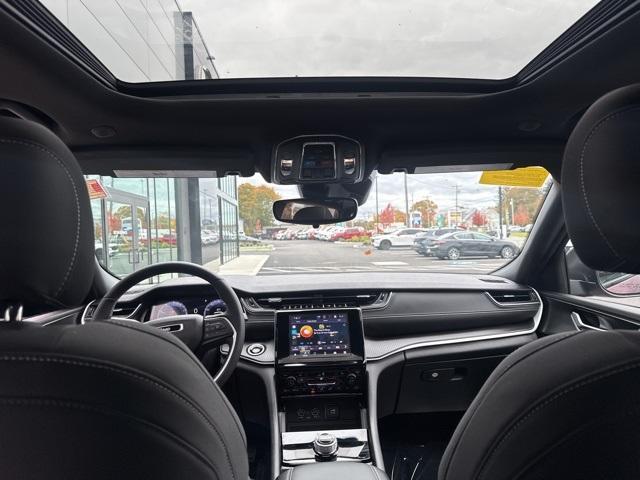 used 2024 Jeep Grand Cherokee car, priced at $35,387