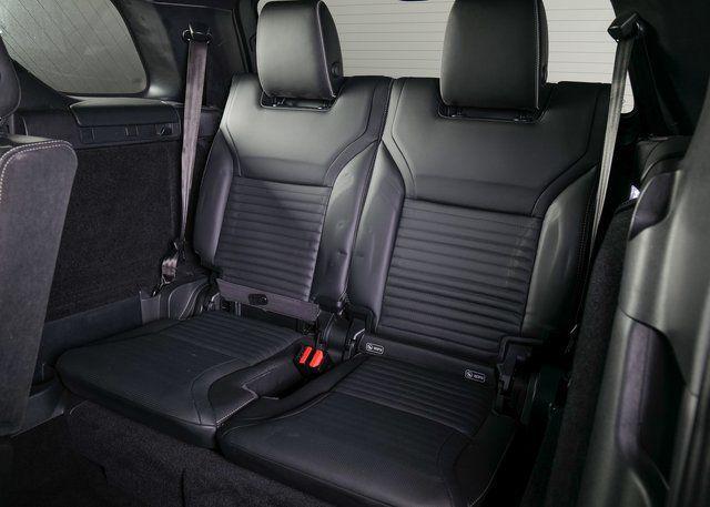 used 2019 Land Rover Discovery car, priced at $24,990