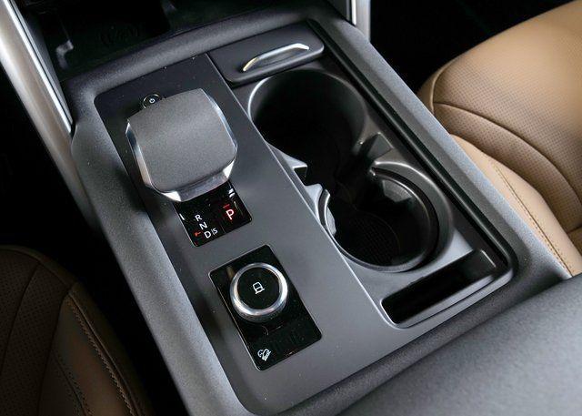 new 2025 Land Rover Discovery car, priced at $79,803