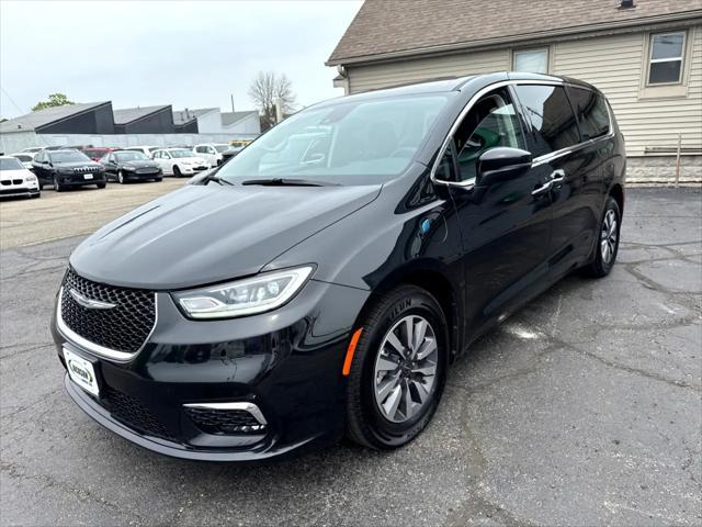 used 2023 Chrysler Pacifica Hybrid car, priced at $27,900