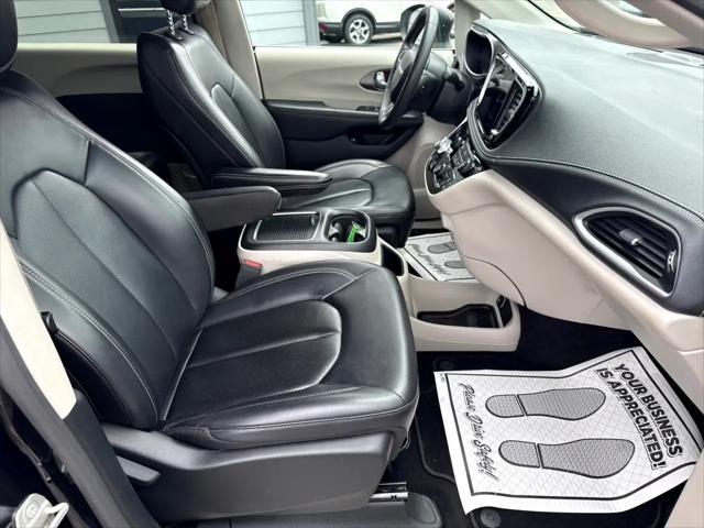 used 2023 Chrysler Pacifica Hybrid car, priced at $27,900