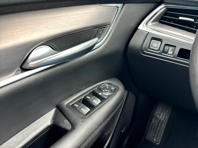 used 2023 Cadillac XT5 car, priced at $20,900