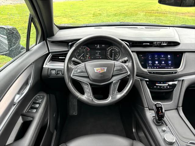 used 2023 Cadillac XT5 car, priced at $20,900