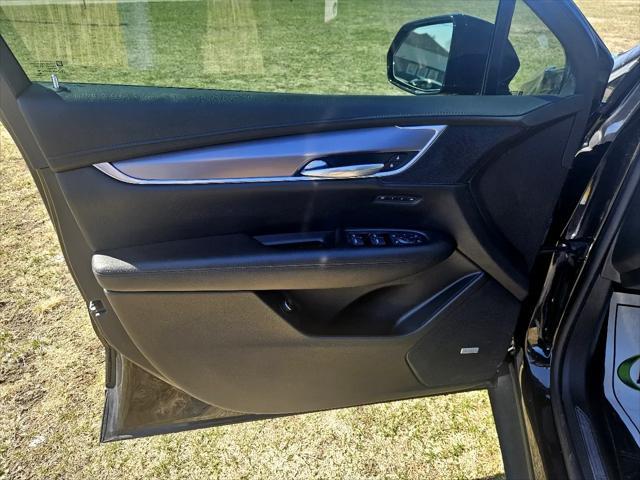 used 2017 Cadillac XT5 car, priced at $18,900