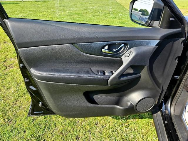 used 2015 Nissan Rogue car, priced at $10,900