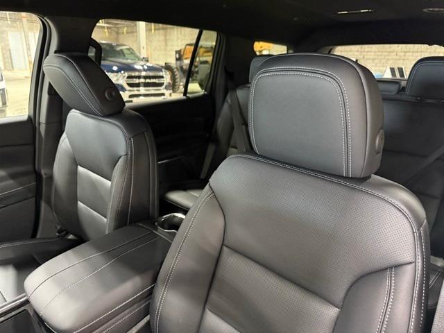 new 2025 Chevrolet Traverse car, priced at $43,818