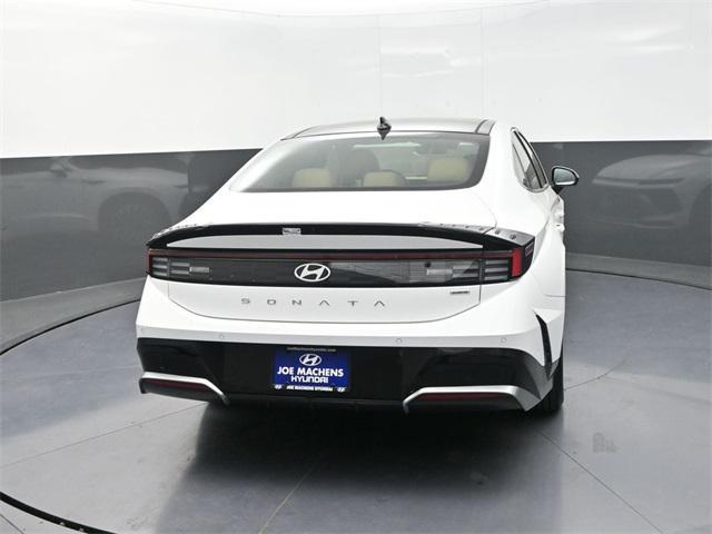 new 2025 Hyundai Sonata Hybrid car, priced at $37,746