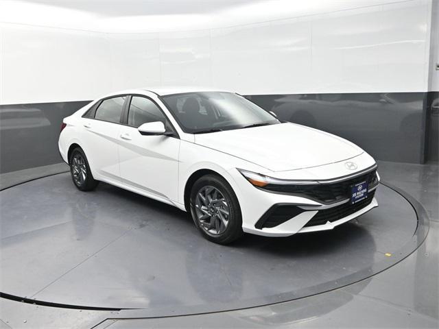 new 2025 Hyundai ELANTRA HEV car, priced at $23,051