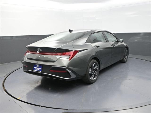 new 2025 Hyundai Elantra car