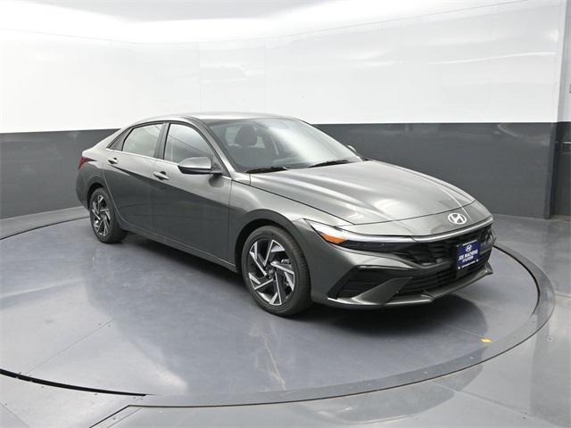 new 2025 Hyundai Elantra car