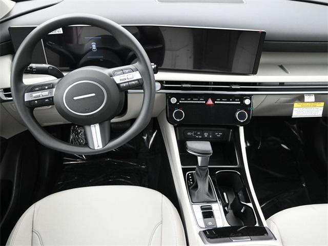 new 2025 Hyundai Tucson car, priced at $31,217