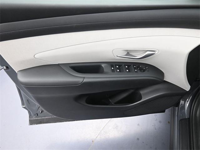 new 2025 Hyundai Tucson car, priced at $32,098