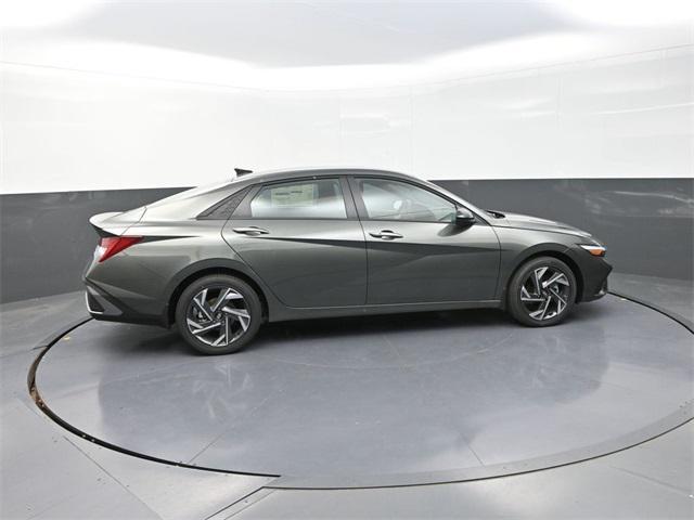 new 2025 Hyundai Elantra car, priced at $26,089