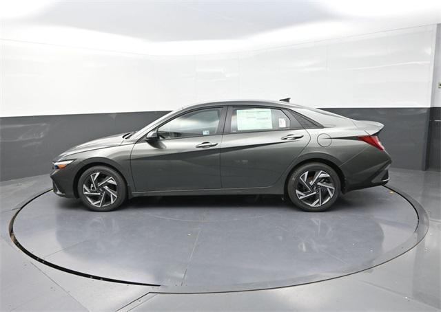 new 2025 Hyundai Elantra car, priced at $26,089