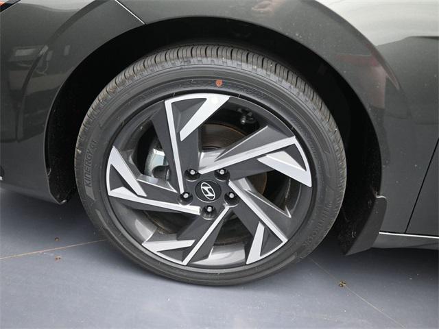 new 2025 Hyundai Elantra car, priced at $26,089