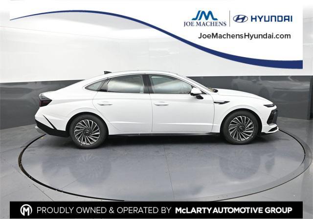 new 2025 Hyundai Sonata Hybrid car, priced at $37,246